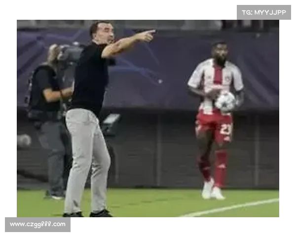 大卫路易斯从中场到后卫的角色转变与战术演化分析